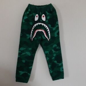 Bape Kids Green Shark Camouflage Kids Bottoms Sz 130/10